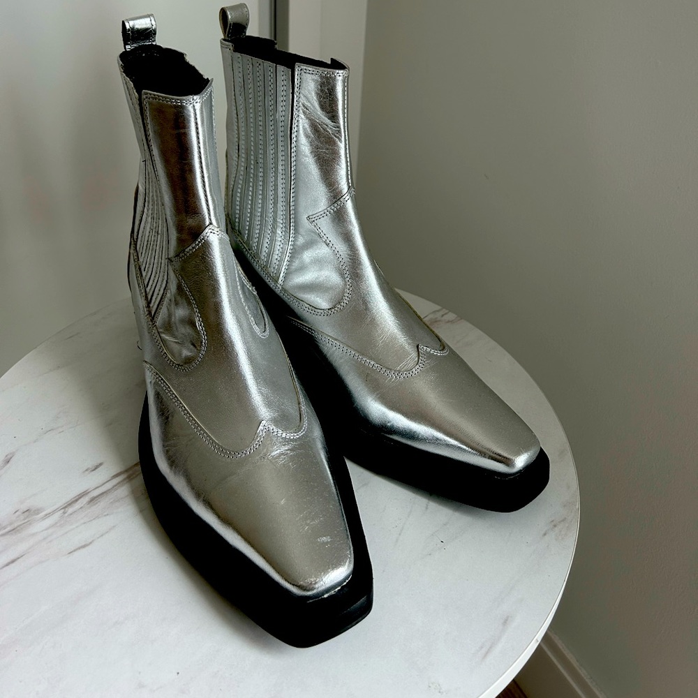 Topshop Miffy leather western ankle boot in
silver